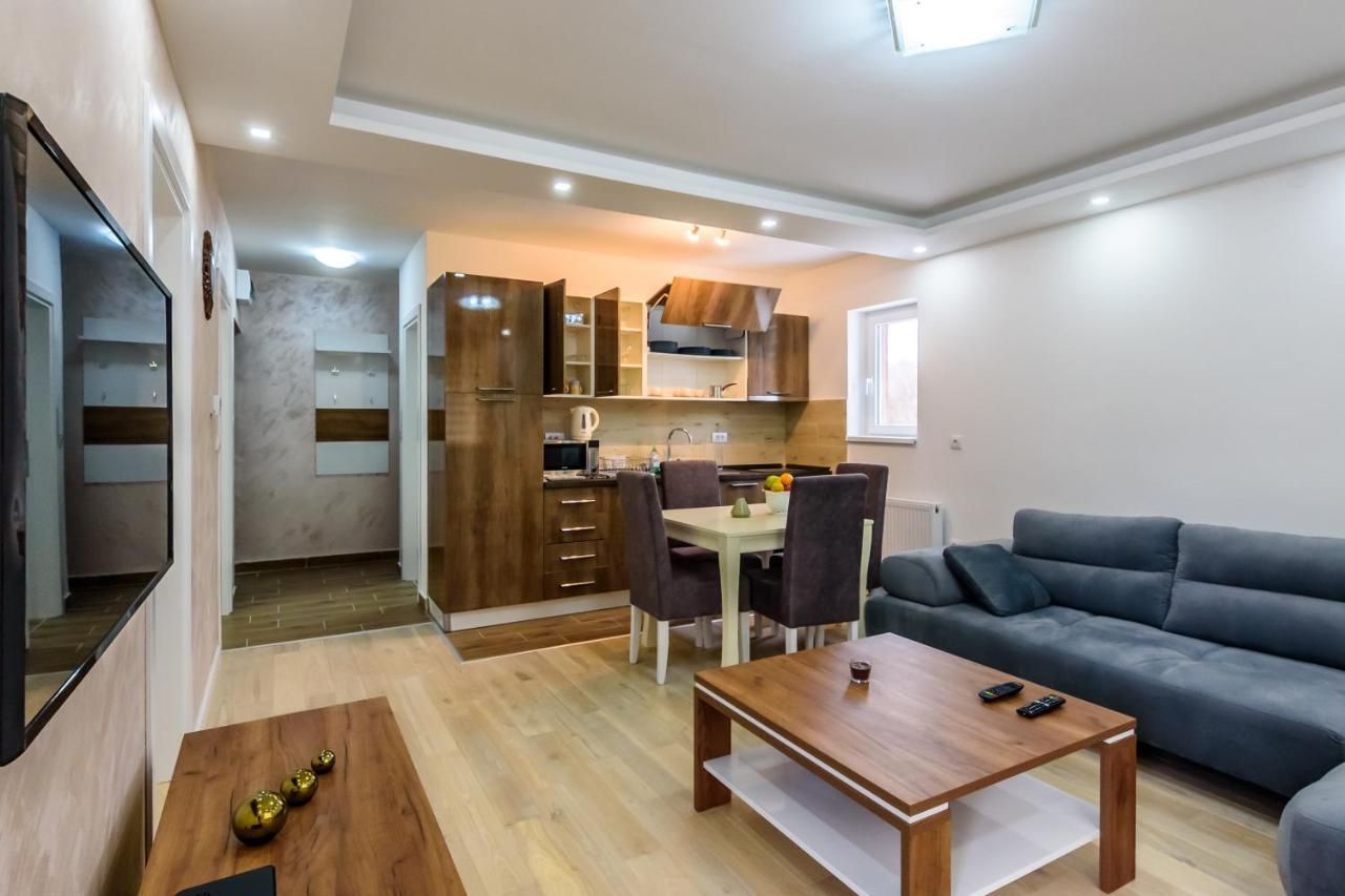 Apartmani “Lazar” I “Lena” โคเปานิก ภายนอก รูปภาพ