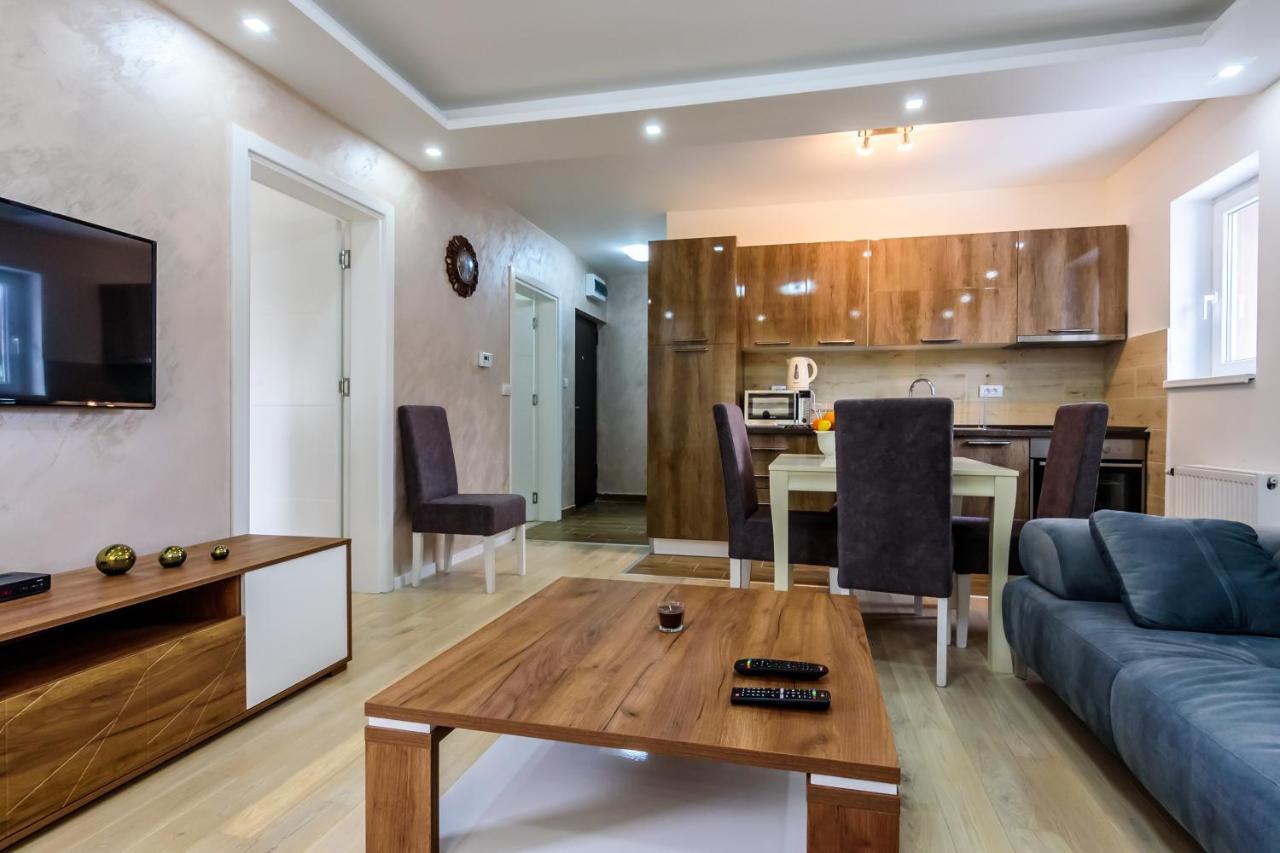 Apartmani “Lazar” I “Lena” โคเปานิก ภายนอก รูปภาพ